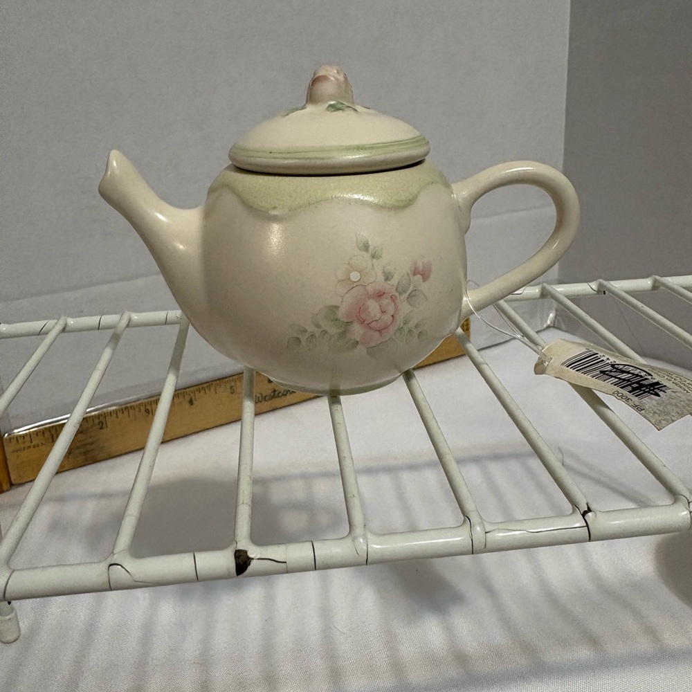Pfaltzgraff Tea Rose Stoneware Mini Teapot w/ candle inside 1985 Vintage NWT